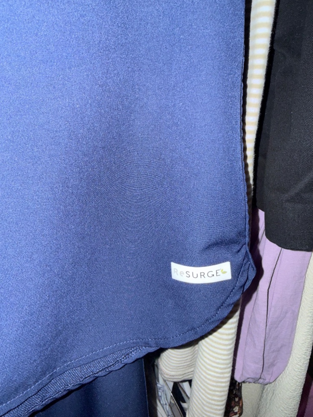 Resurge scrub set in navy XXS - Picture 3 of 6
